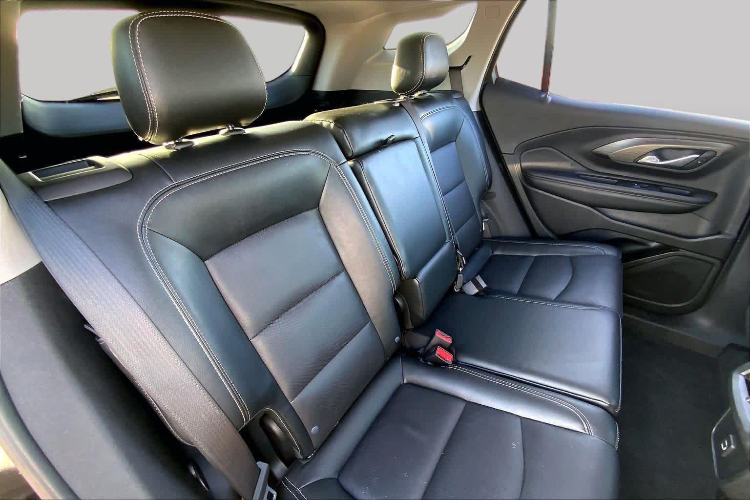 Used 2024 GMC Terrain SLT AWD/4WD image 19
