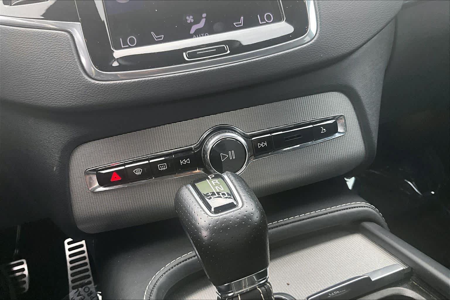 Used 2019 Volvo XC90 T6 R-Design w/ Advanced Package AWD/4WD image 35