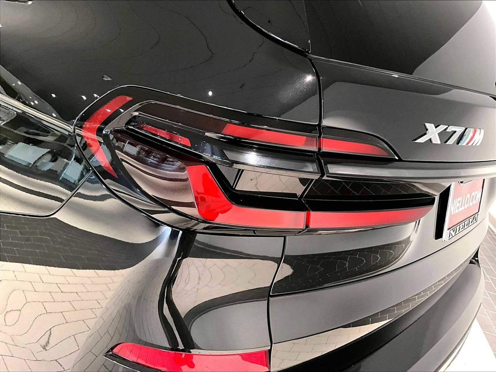 Used 2024 BMW X7 xDrive40i w/ M Sport Package image 34