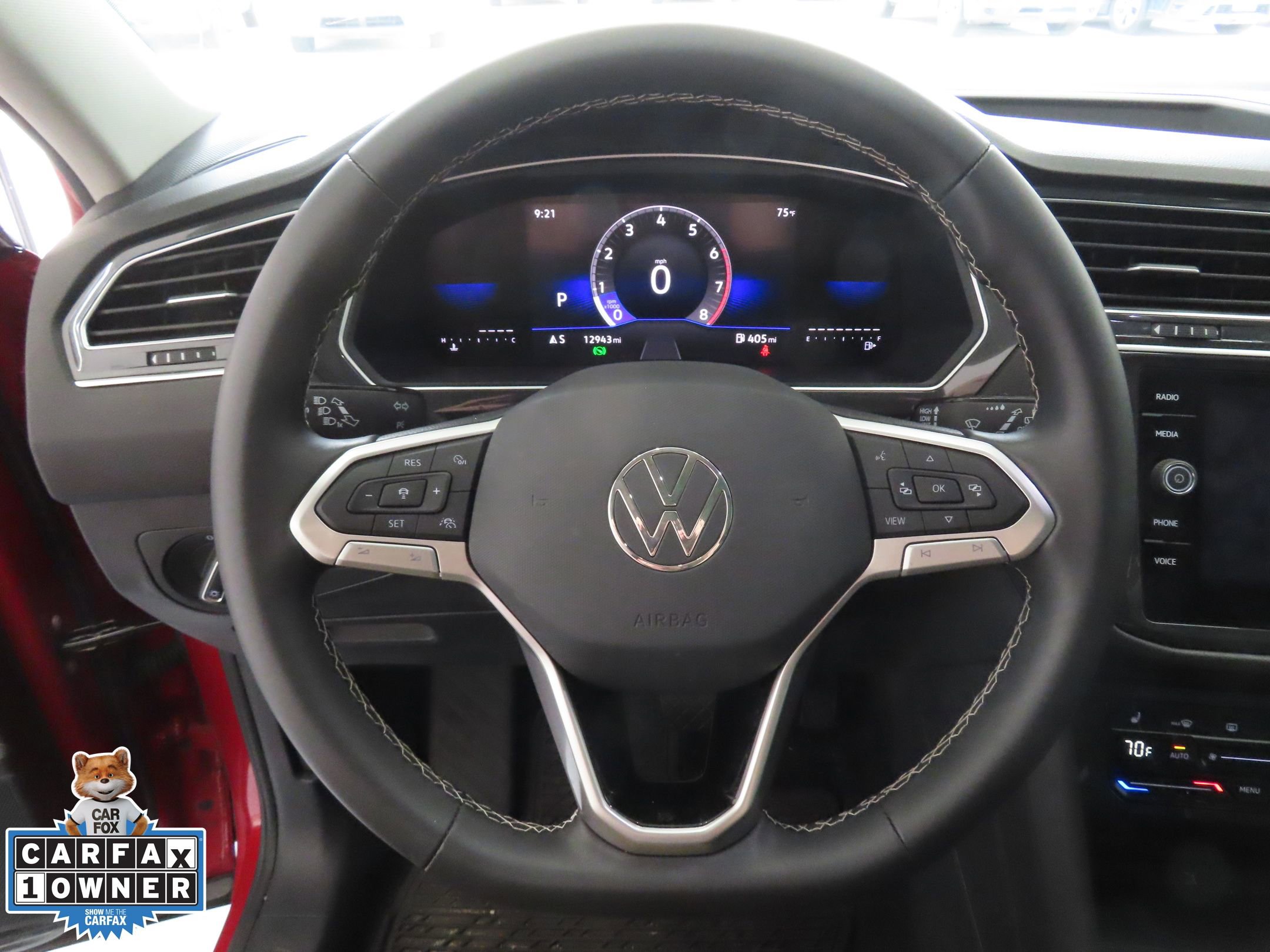 Used 2023 Volkswagen Tiguan SE w/ Panoramic Sunroof Package FWD image 17