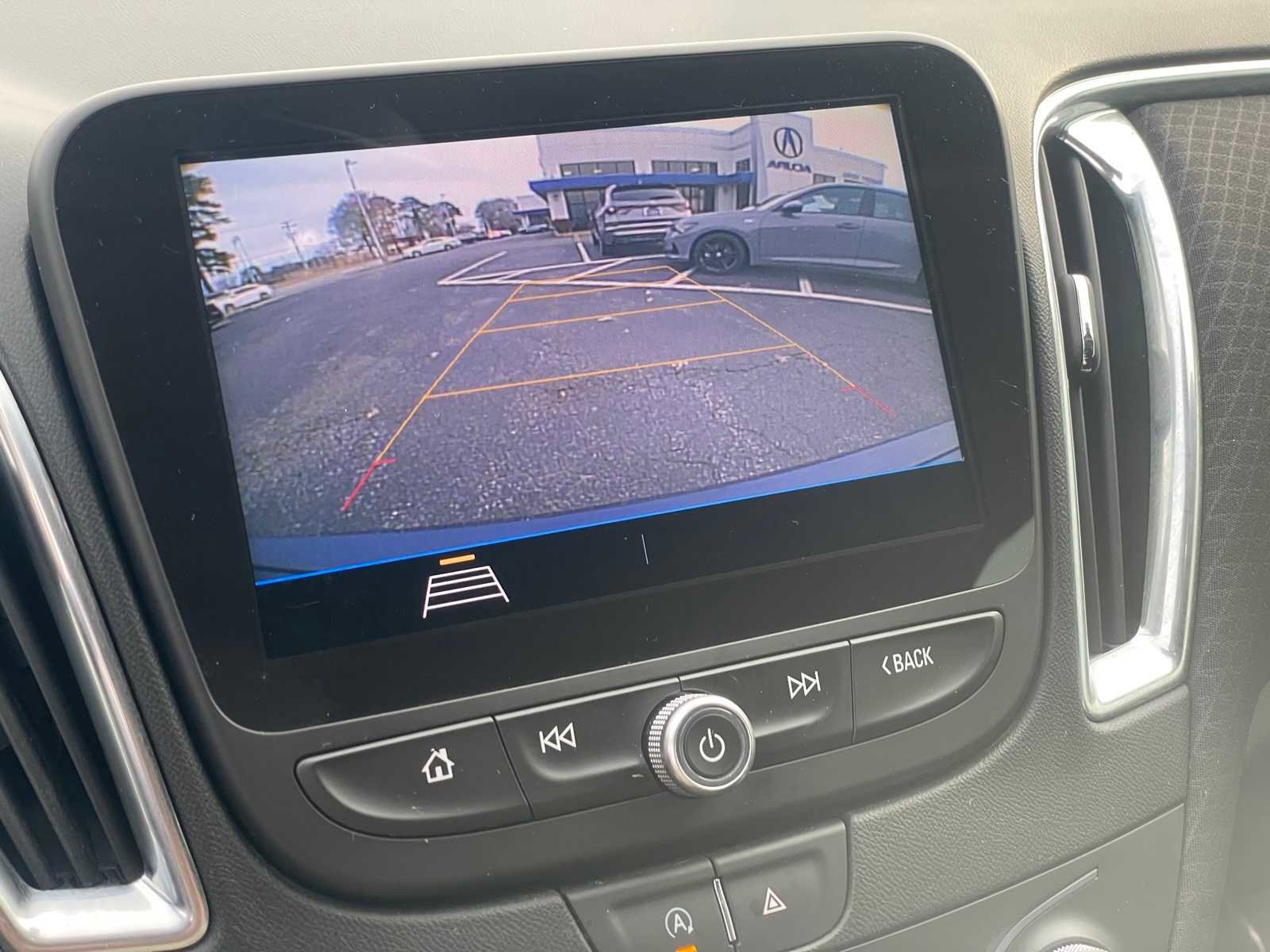 Used 2020 Chevrolet Malibu LT image 16