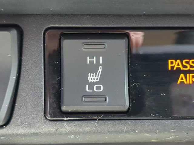 Used 2022 Toyota RAV4 XLE Premium image 25