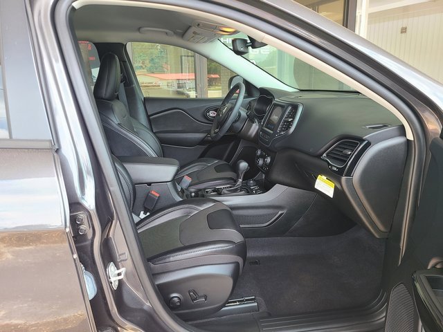 New 2023 Jeep Cherokee Altitude Lux image 5