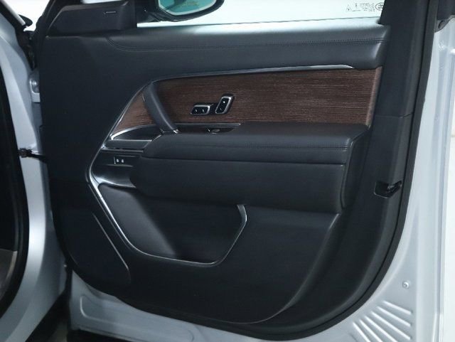 Used 2023 Land Rover Range Rover SE image 34