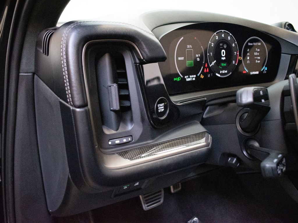 Certified 2025 Porsche Cayenne Turbo image 21