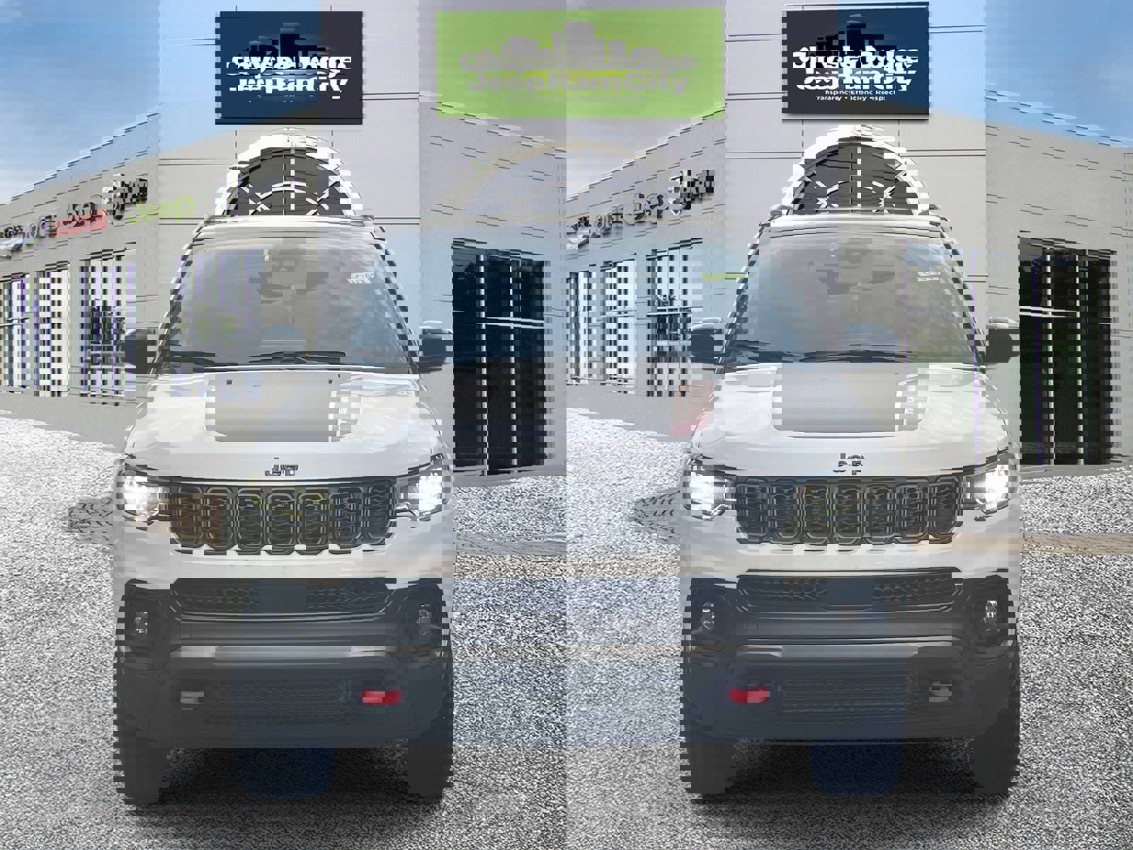 Used 2024 Jeep Compass Trailhawk image 2