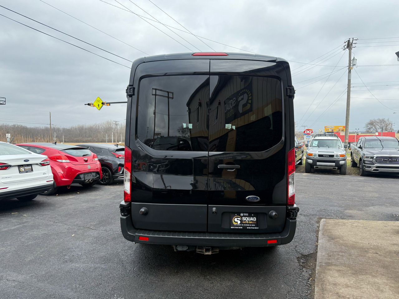 Used 2017 Ford Transit 350 XLT image 4