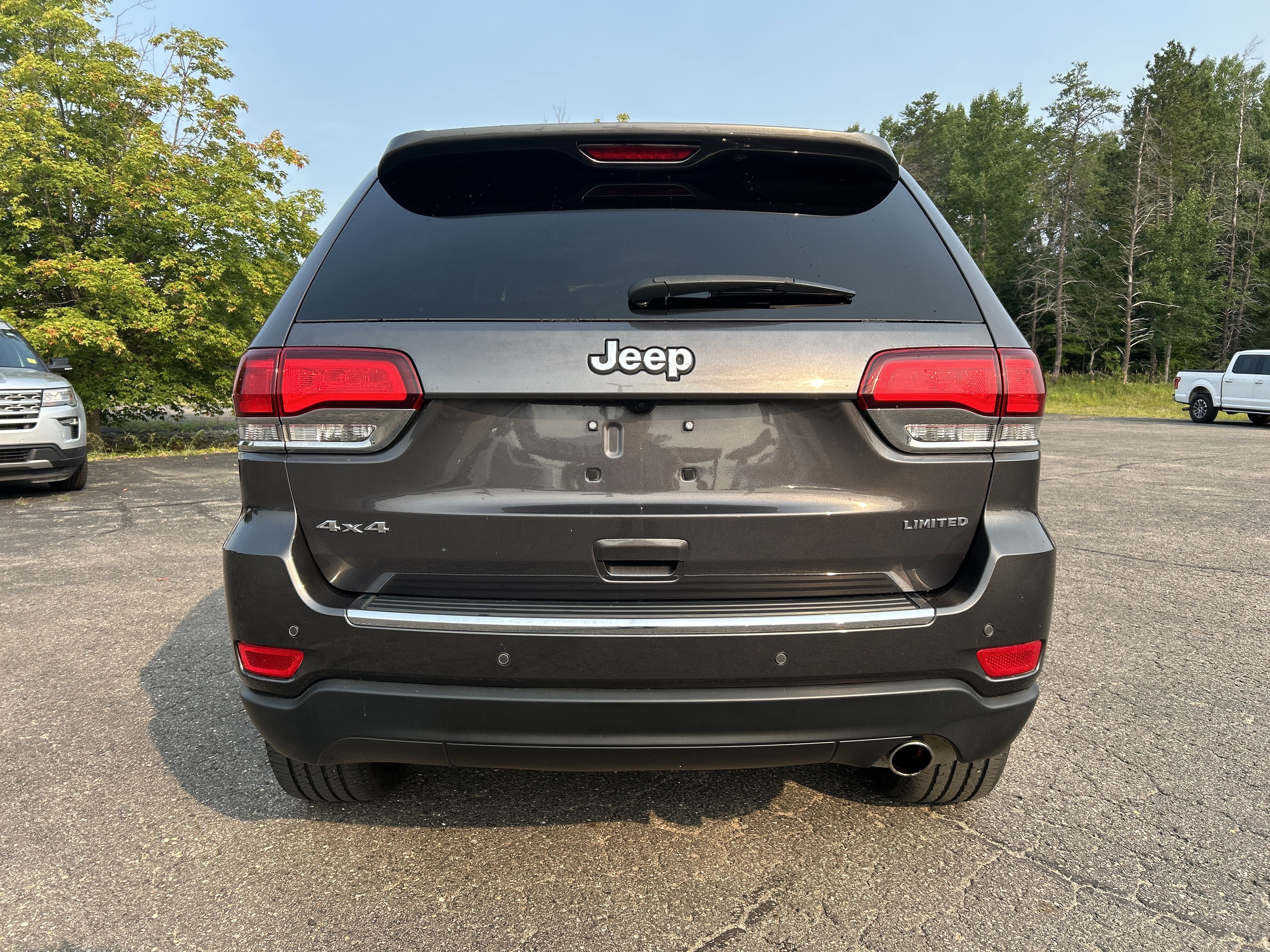Used 2021 Jeep Grand Cherokee Limited w/ Protech Group AWD/4WD image 4
