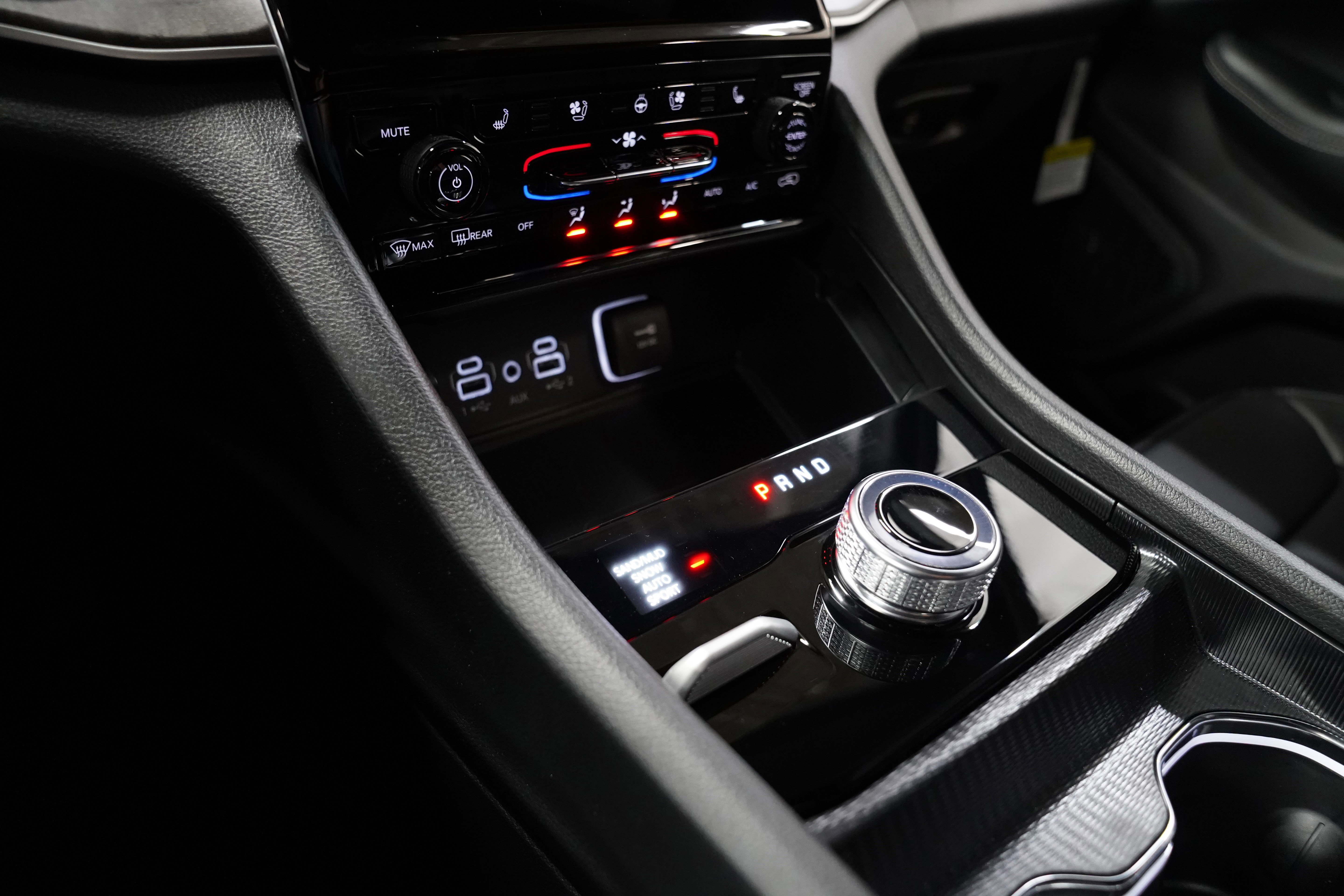 New 2025 Jeep Grand Cherokee L Limited image 30