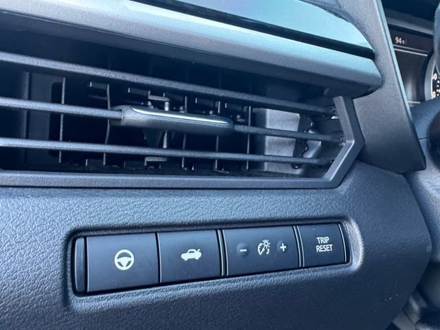 Used 2023 Nissan Altima 2.0 SR FWD image 6