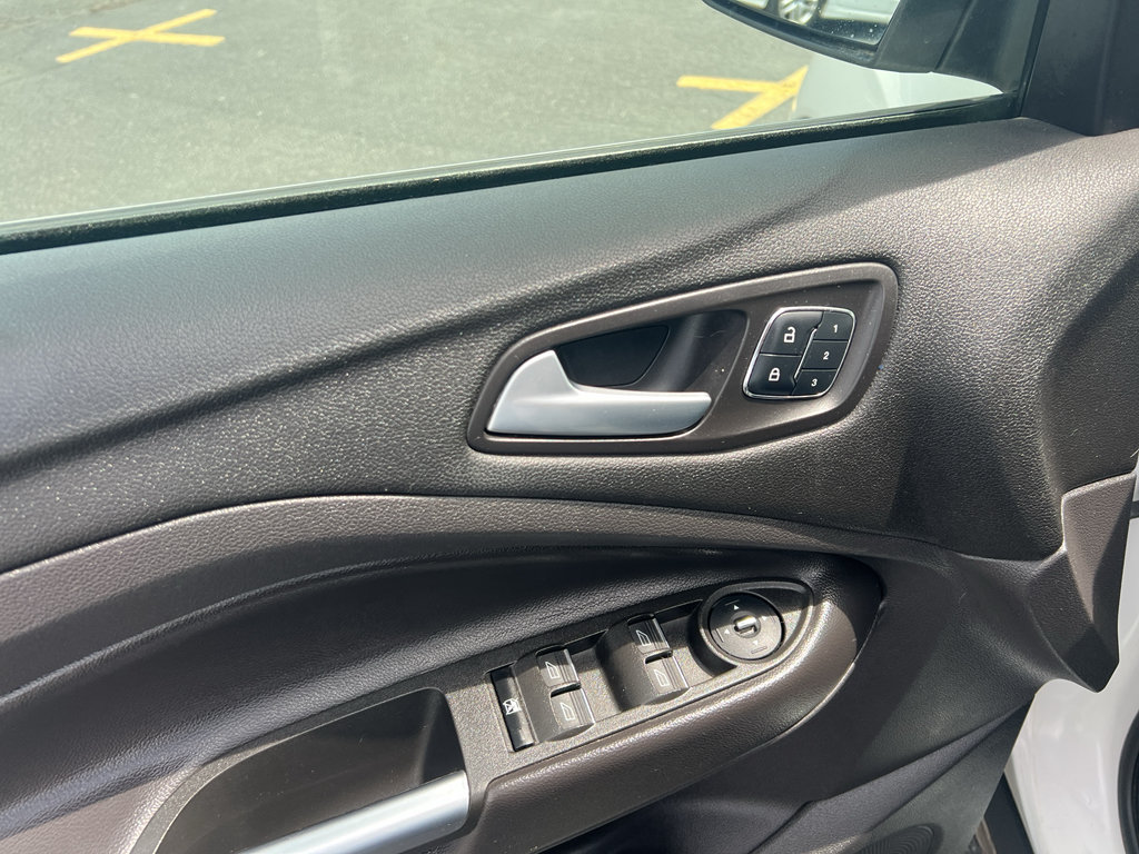 Used 2014 Ford Escape Titanium AWD/4WD image 12