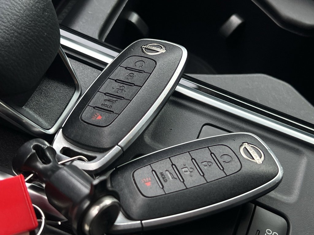 Used 2023 Nissan Pathfinder Platinum image 10