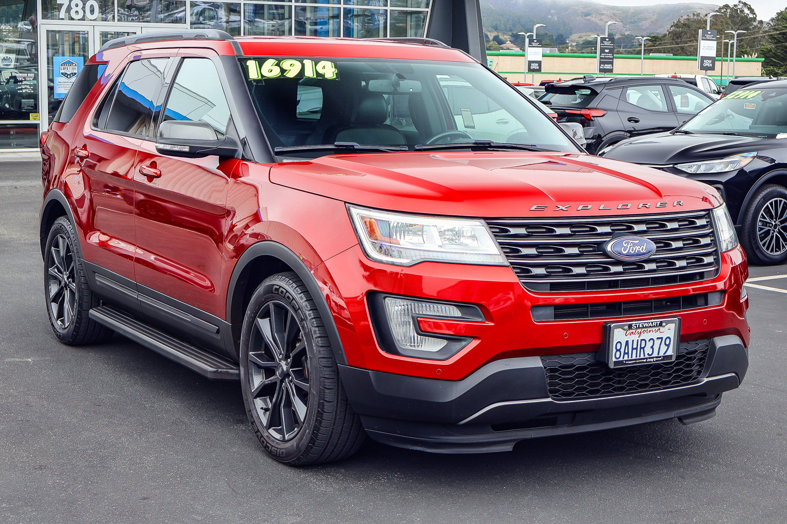 Used 2017 Ford Explorer XLT w/ Equipment Group 202A FWD image 20