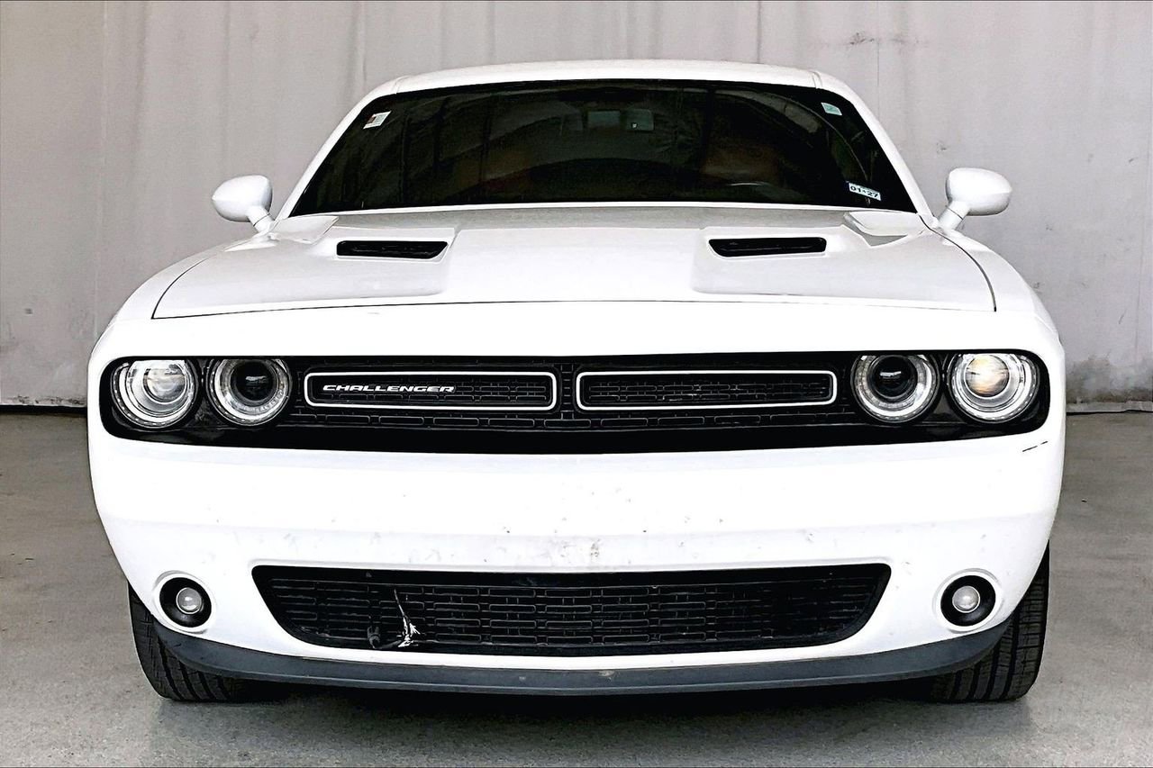 Used 2018 Dodge Challenger GT image 3