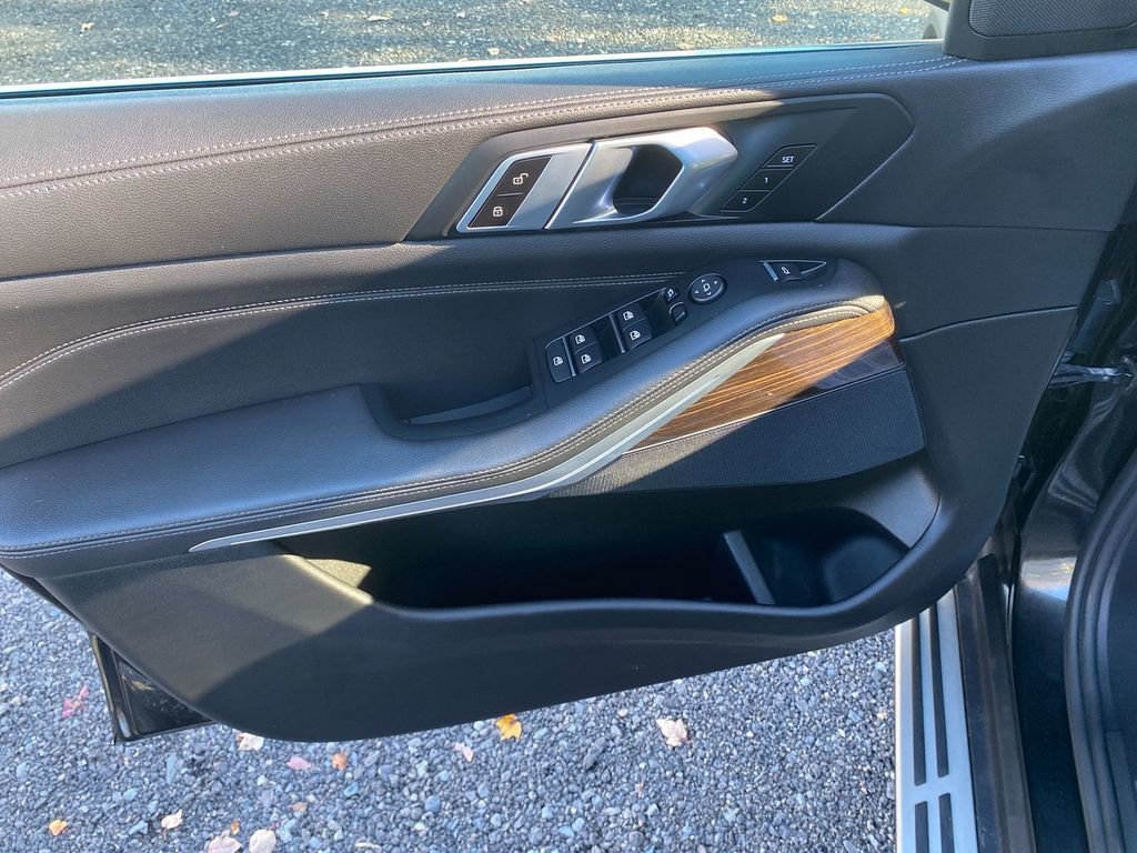 Used 2021 BMW X5 xDrive40i w/ Convenience Package image 11