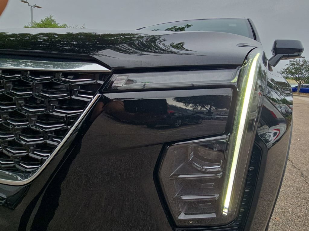 Used 2024 Cadillac XT4 Luxury w/ Cold Weather Package FWD image 31