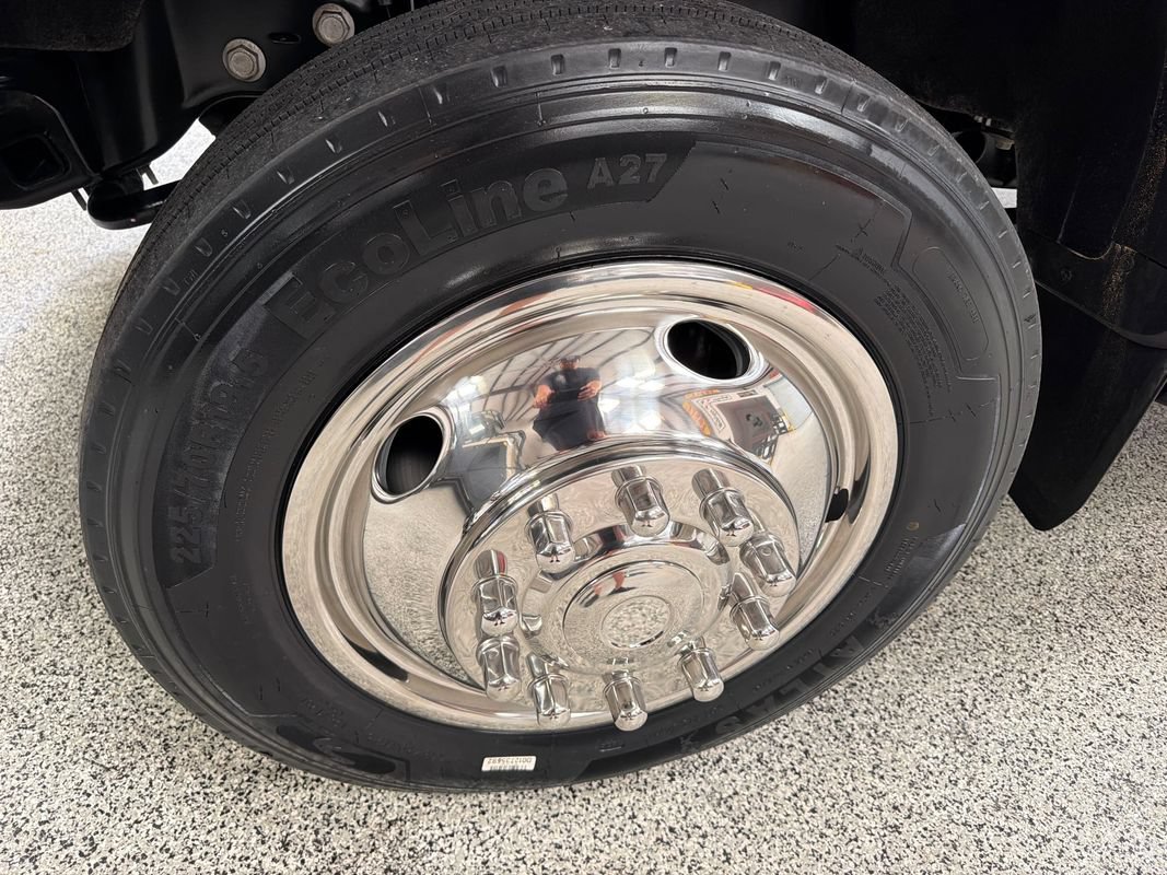 Used 2024 Ford F550 4x4 Crew Cab Super Duty image 43