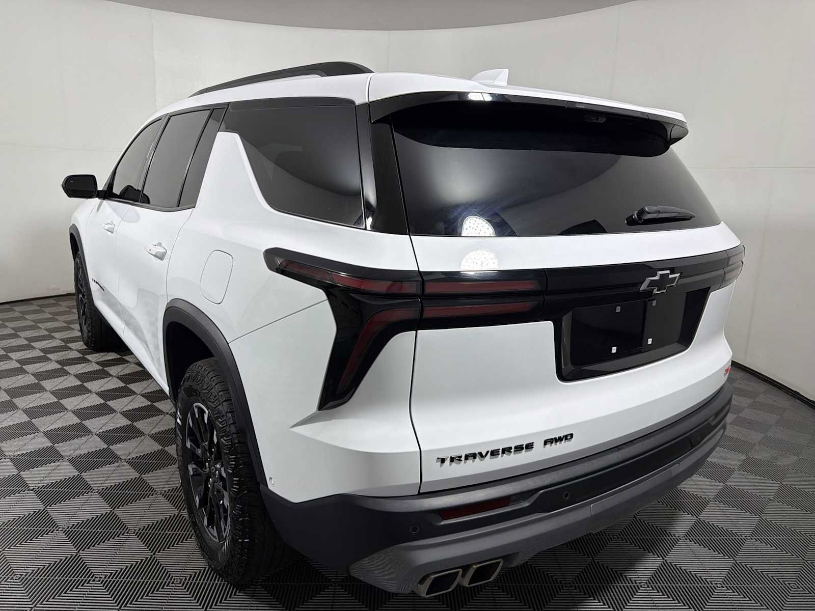 Used 2024 Chevrolet Traverse Z71 w/ Enhanced Driving Package AWD/4WD image 5