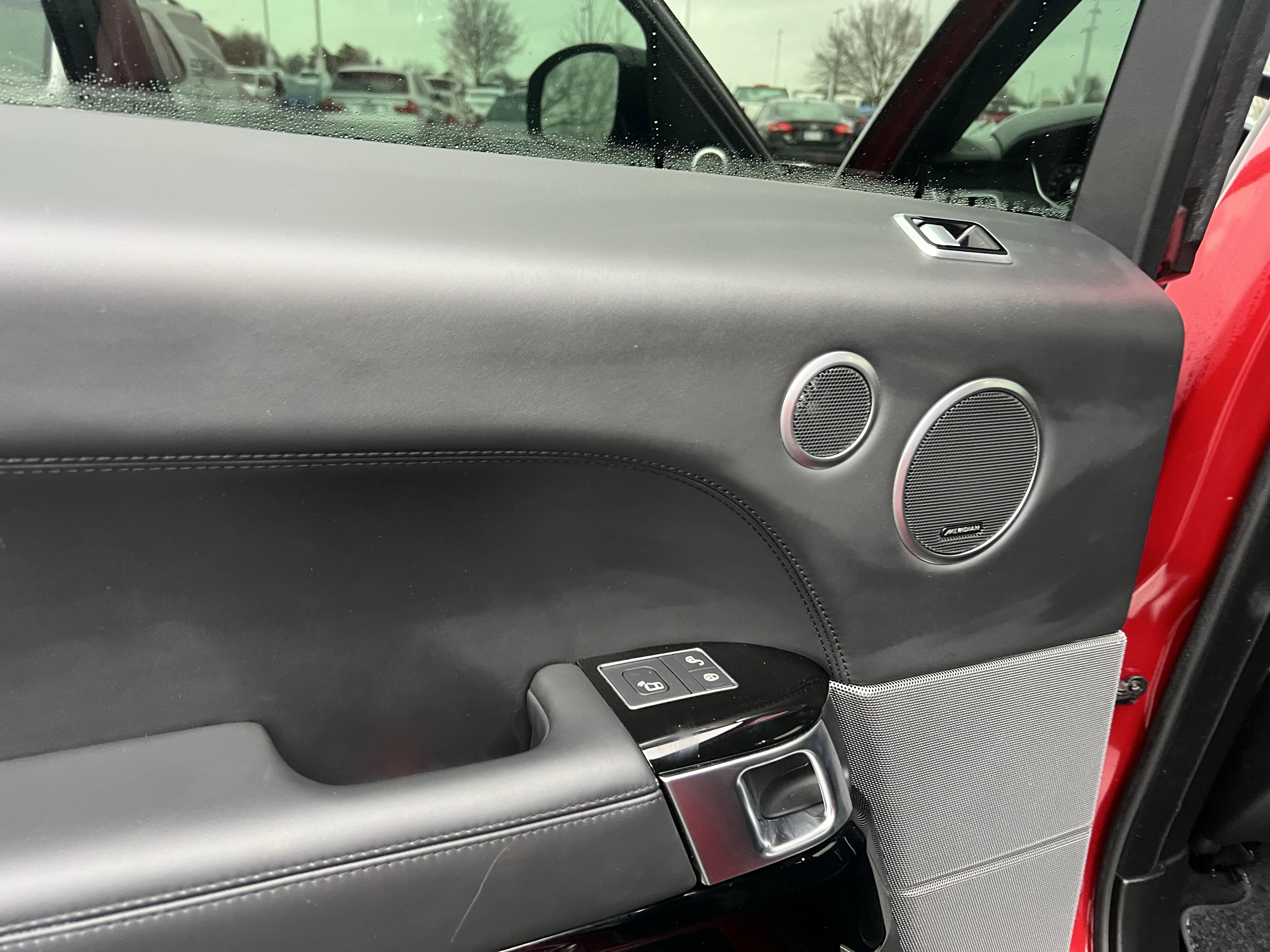 Used 2020 Land Rover Range Rover Sport SVR image 31