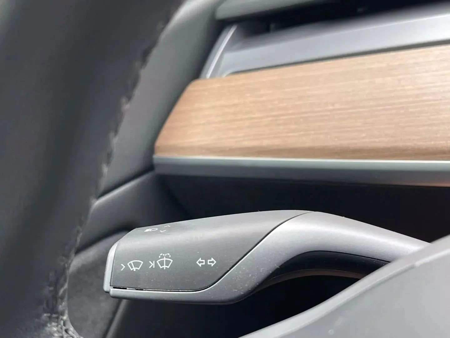 Used 2023 Tesla Model 3 Standard Range image 28