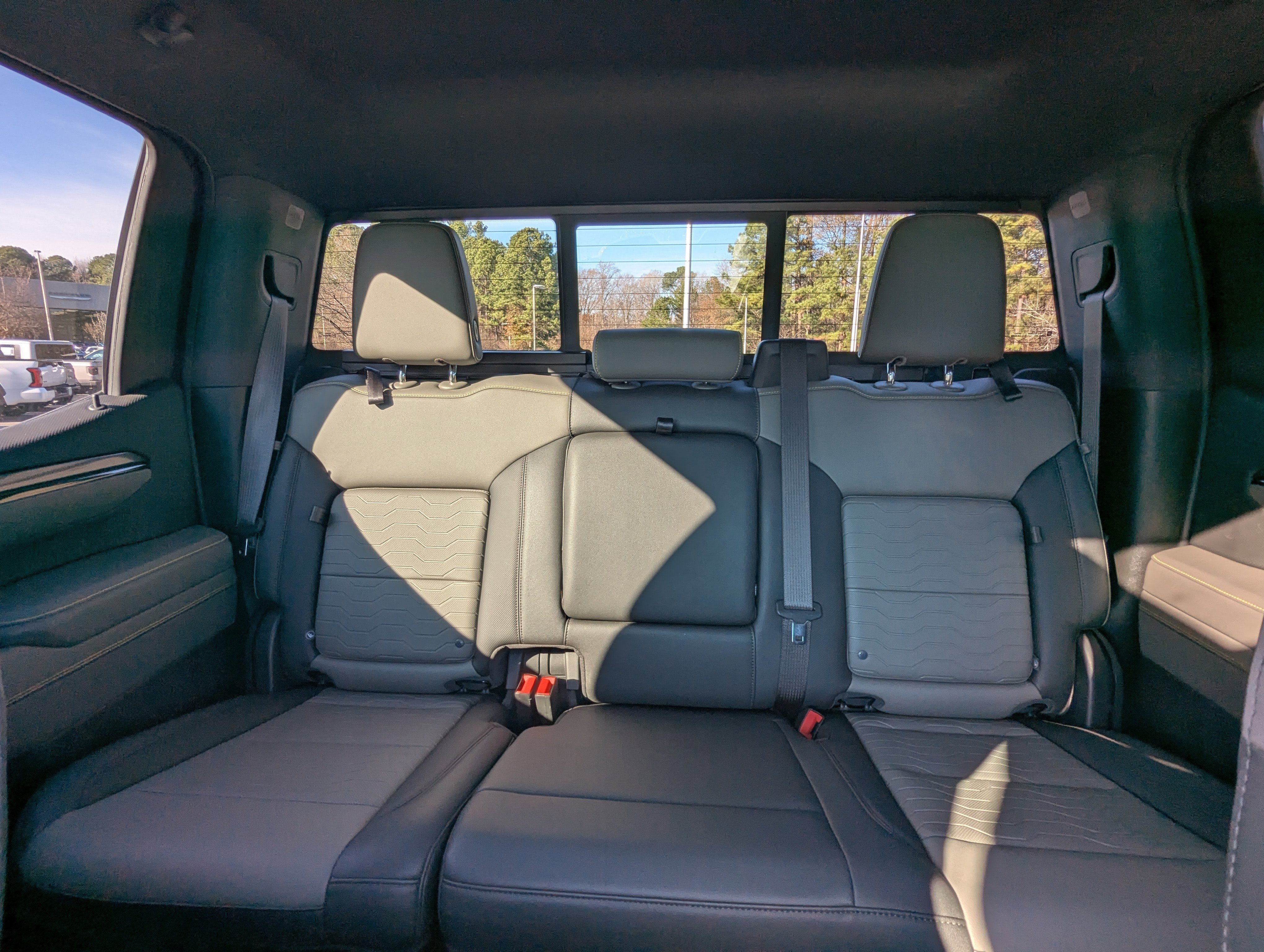 Used 2022 Chevrolet Silverado 1500 ZR2 w/ Technology Package image 10