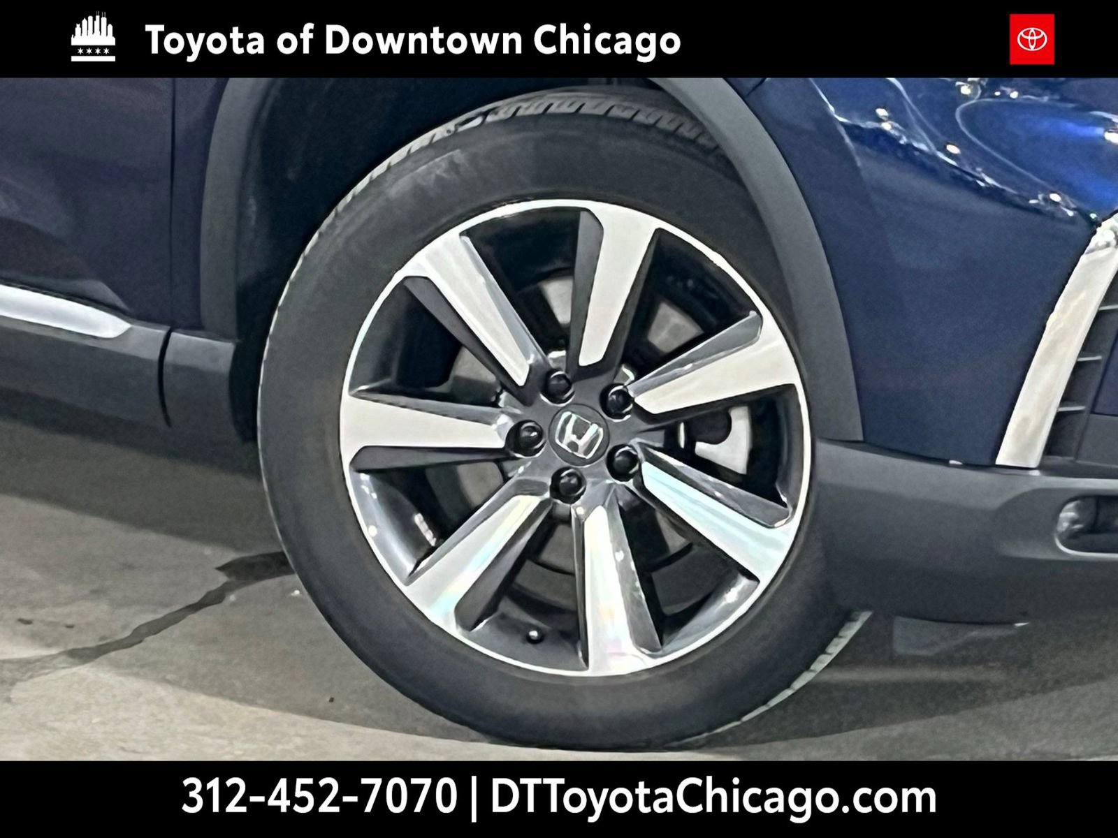 Used 2024 Honda Pilot Touring image 2