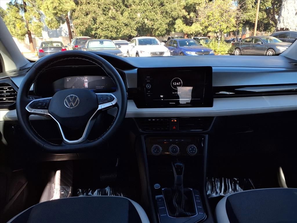 Certified 2025 Volkswagen Taos S image 22