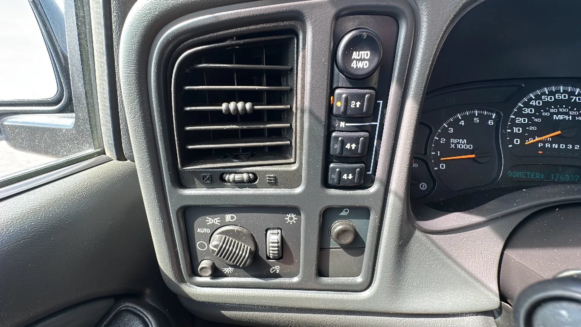 Used 2007 Chevrolet Silverado 1500 LT w/ Skid Plate Package AWD/4WD image 15