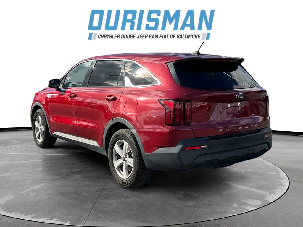 Used 2021 Kia Sorento LX image 4