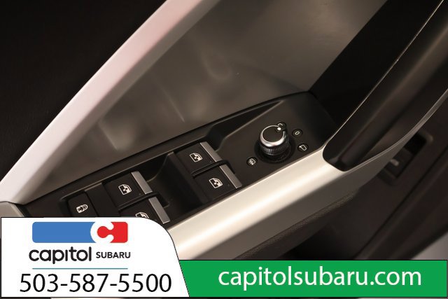 Used 2020 Audi Q3 2.0T Premium w/ Convenience Package AWD/4WD image 10