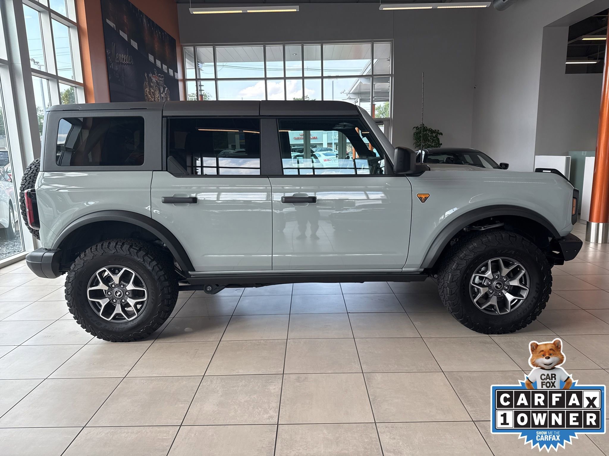 Used 2024 Ford Bronco Badlands image 1