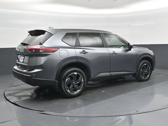 Used 2024 Nissan Rogue SV w/ SV Premium Package FWD image 4