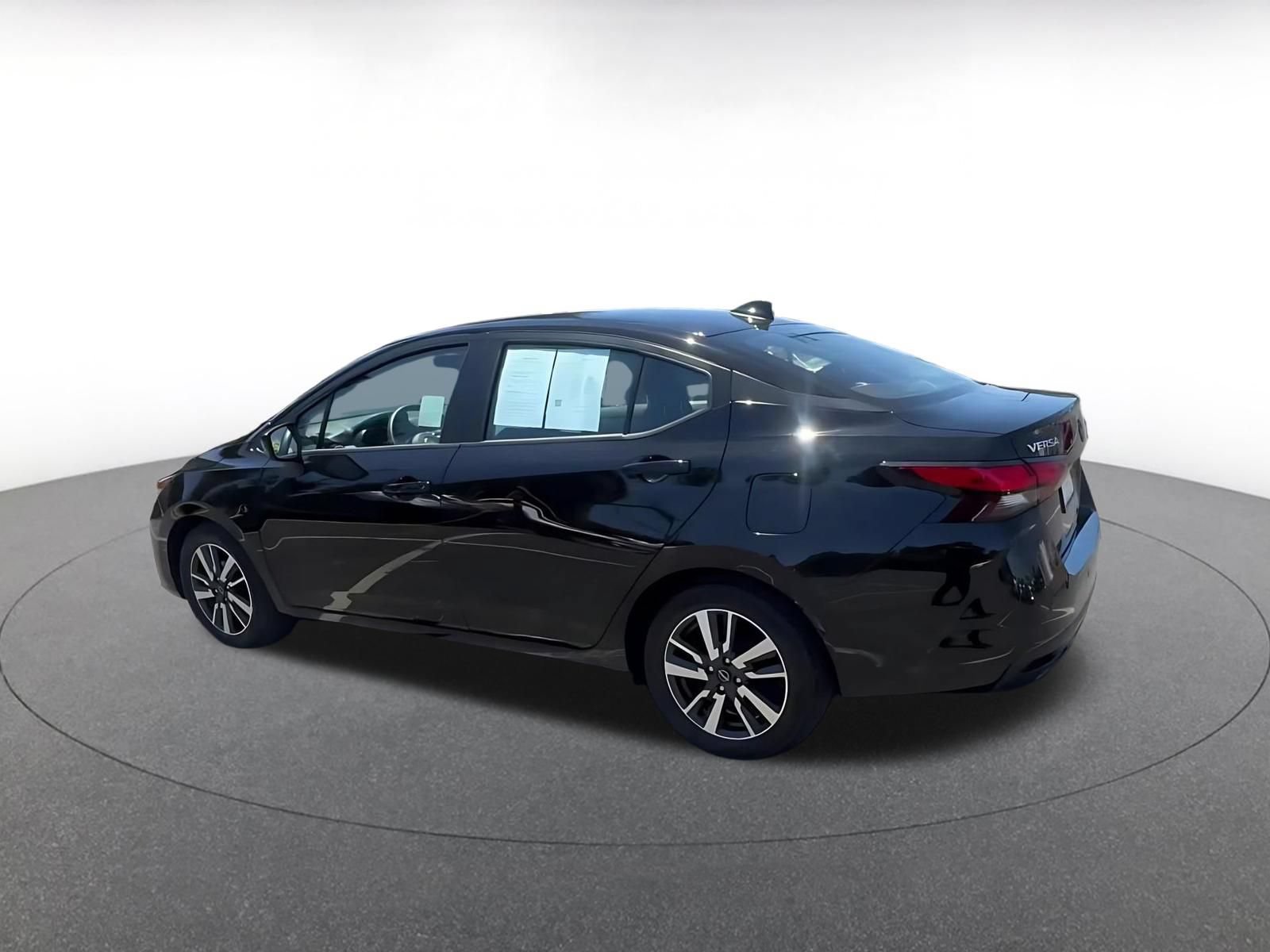 Used 2025 Nissan Versa SV FWD image 10