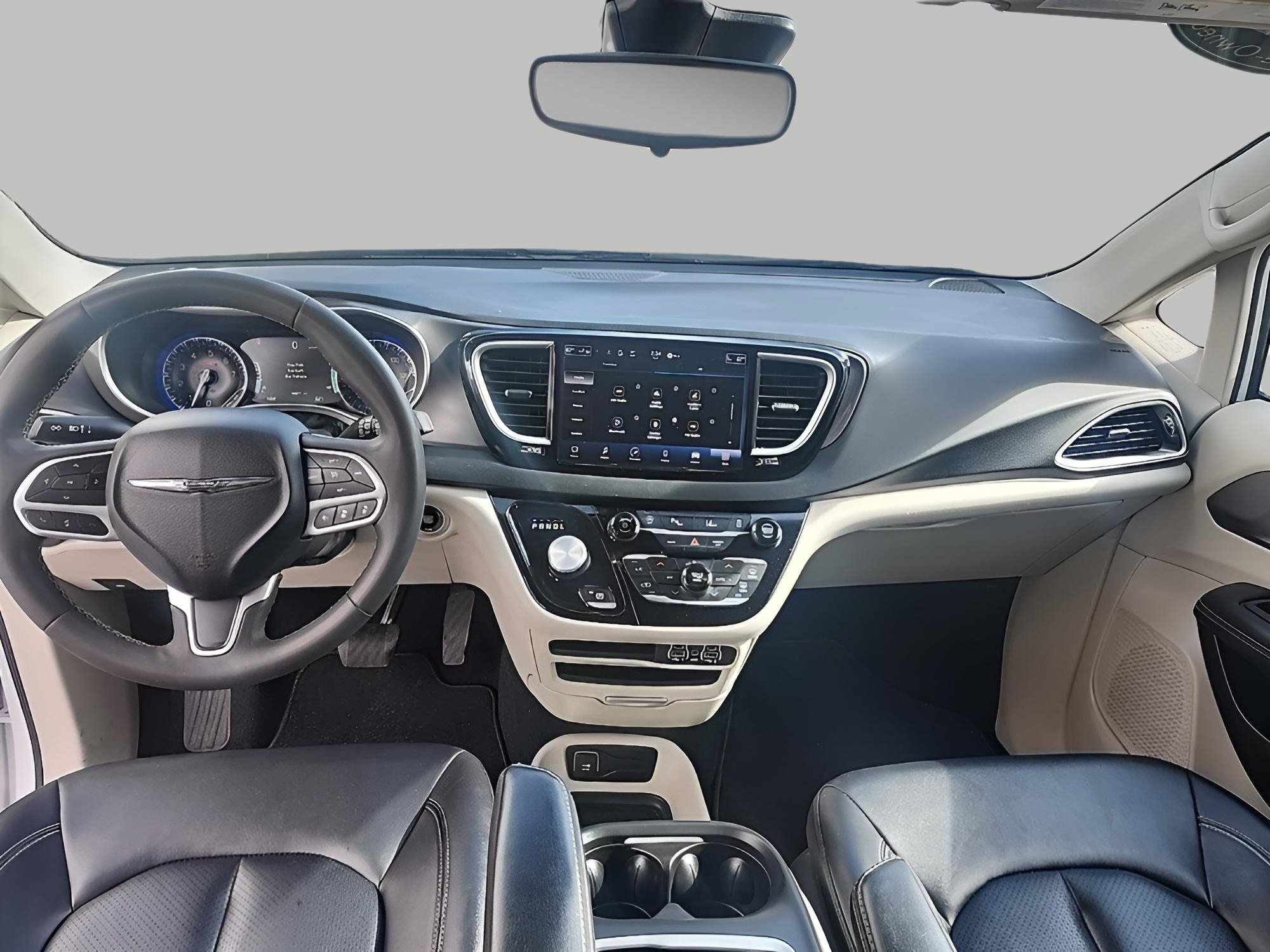 Used 2024 Chrysler Pacifica Touring-L image 17