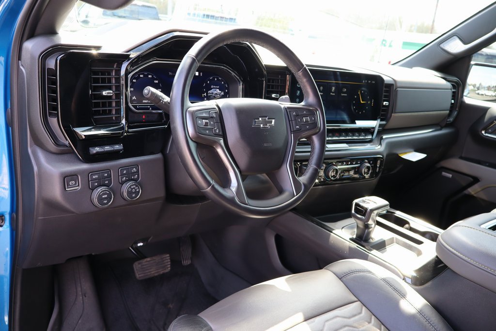 Used 2022 Chevrolet Silverado 1500 ZR2 w/ Technology Package image 4