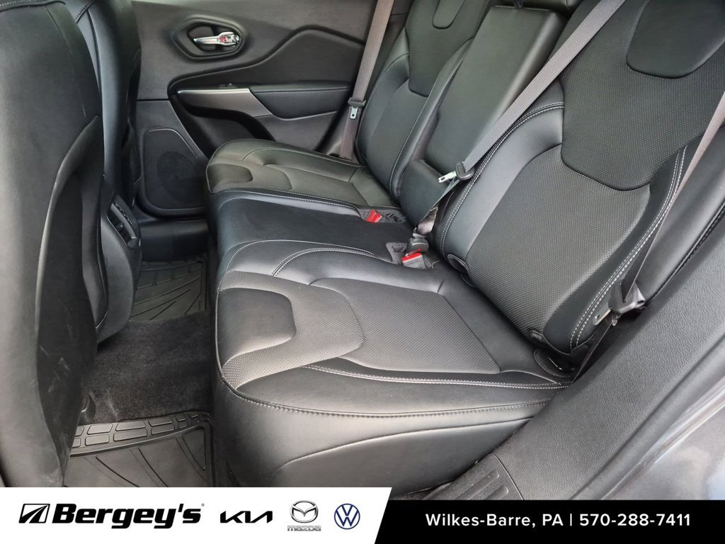 Used 2022 Jeep Cherokee Latitude Lux w/ Sun & Sound Group AWD/4WD image 32