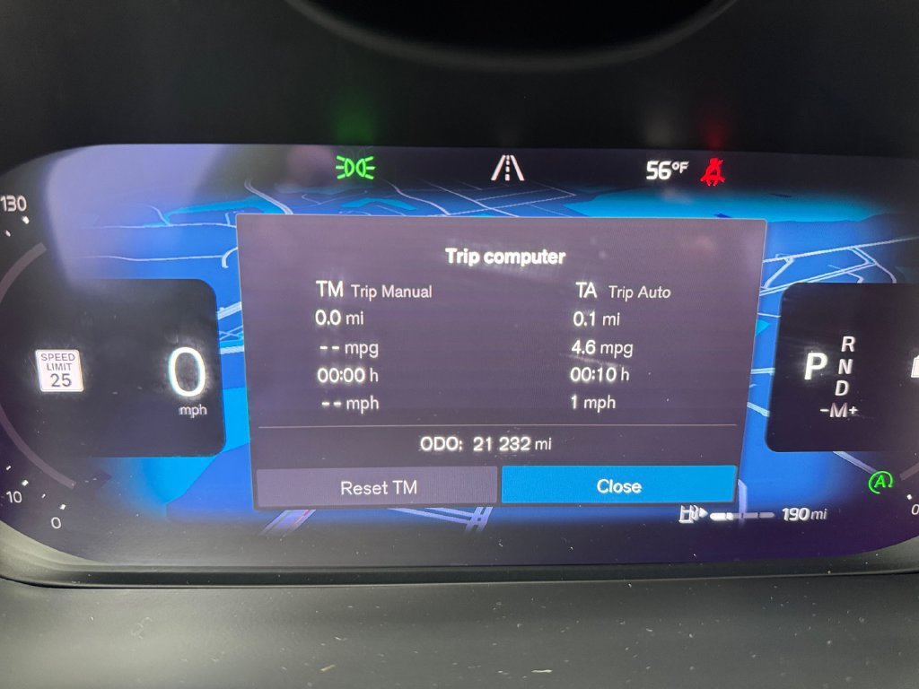 Certified 2024 Volvo XC60 B5 Plus w/ Protection Package Premier AWD/4WD image 29