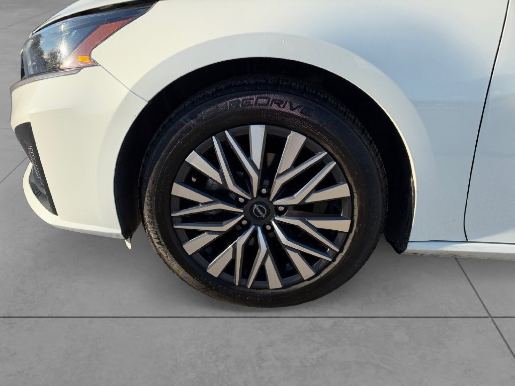 Used 2025 Nissan Altima 2.5 SV FWD image 9