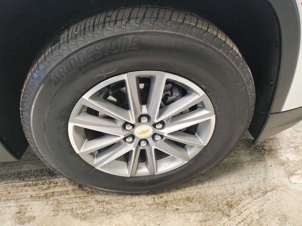 Used 2023 Chevrolet Traverse LT image 4