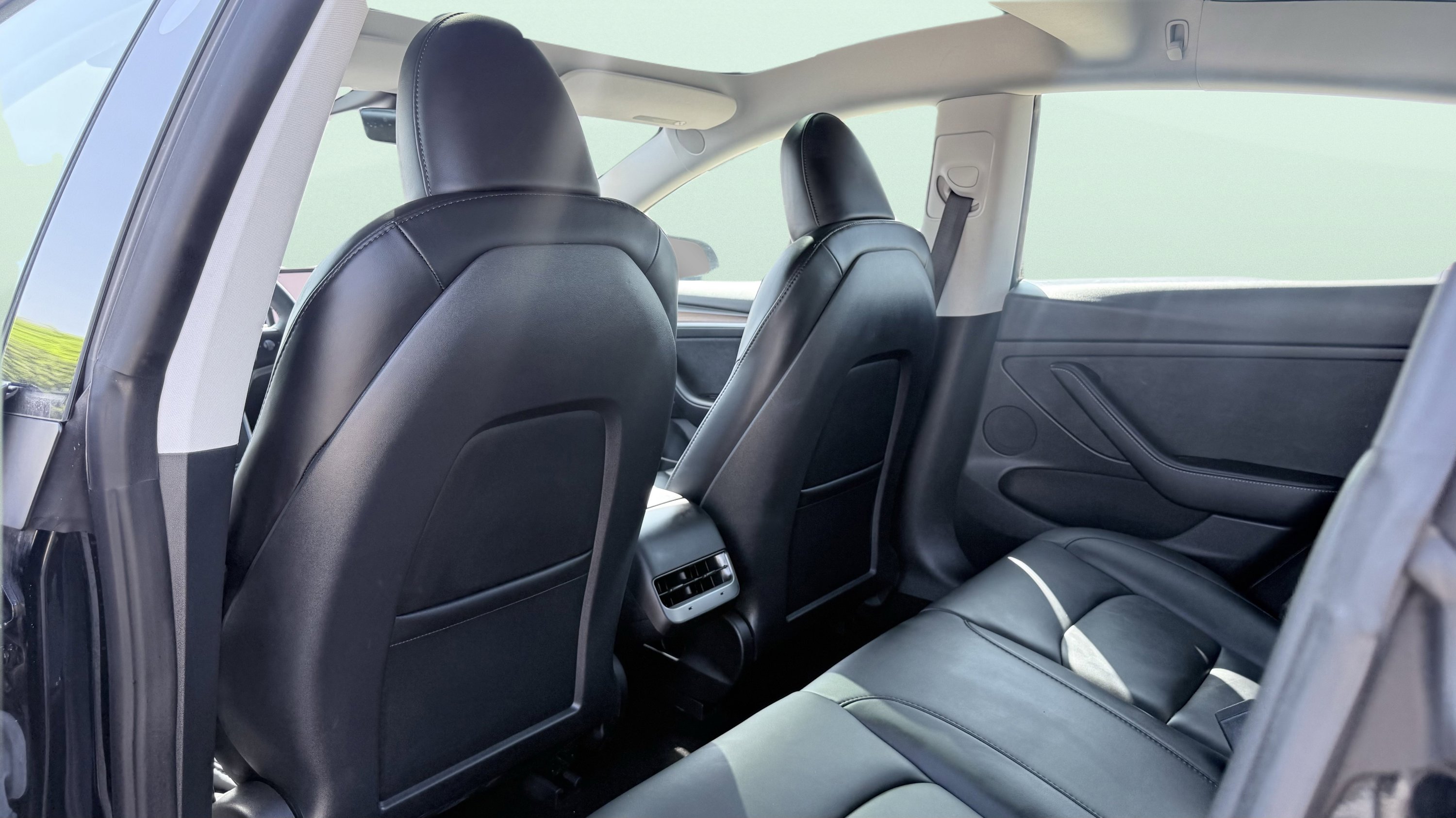 Used 2023 Tesla Model 3 Standard Range image 28