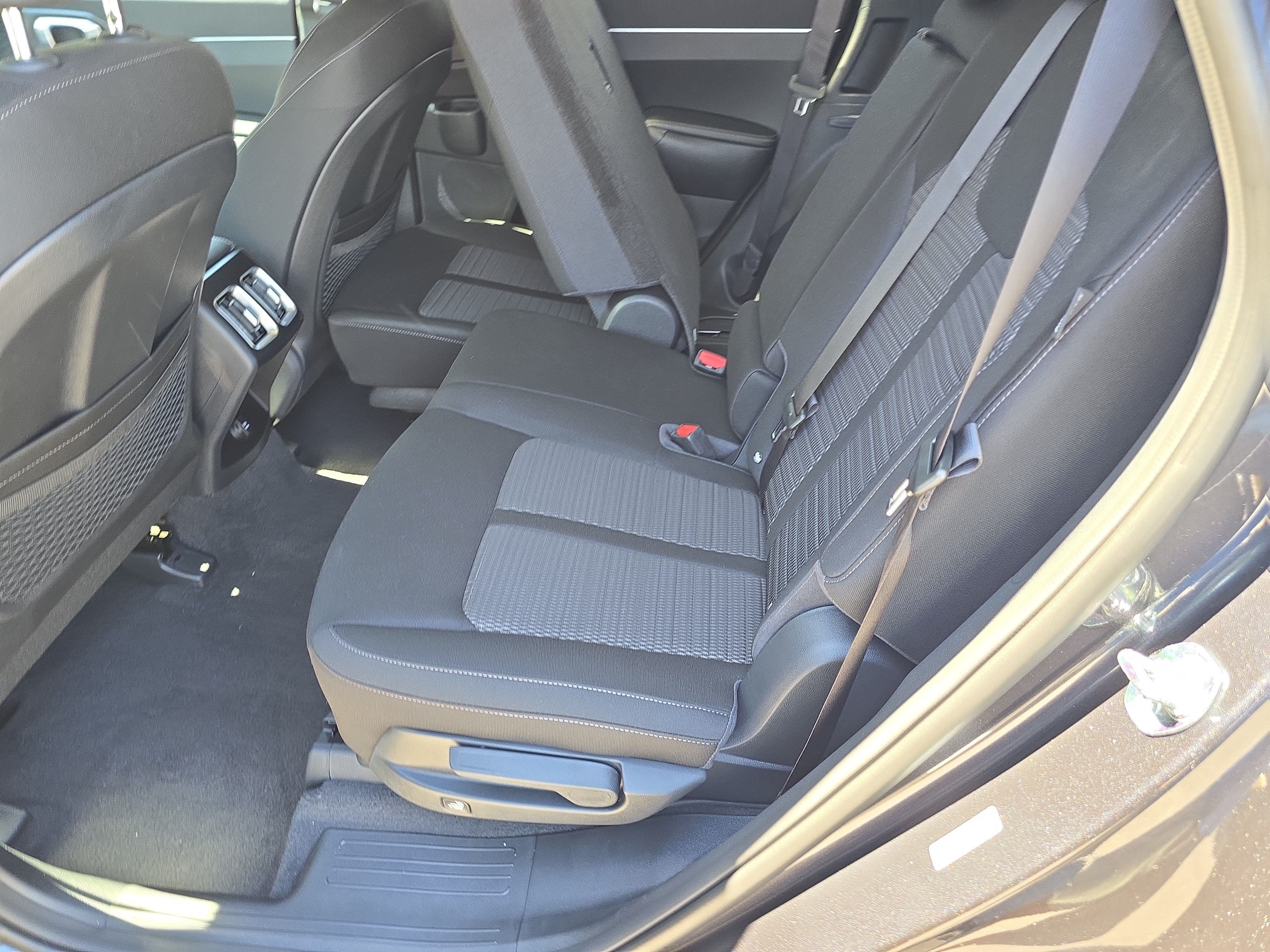 New 2026 Kia Sorento LX FWD image 16