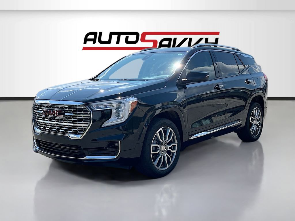 Used 2024 GMC Terrain Denali w/ Denali Premium Package AWD/4WD image 3