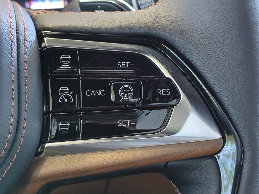 New 2025 Jeep Grand Cherokee Summit image 29