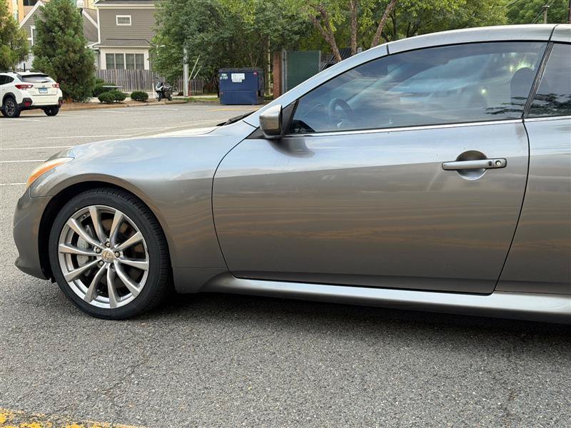 Used 2010 INFINITI G37 Convertible w/ Premium Pkg RWD image 11