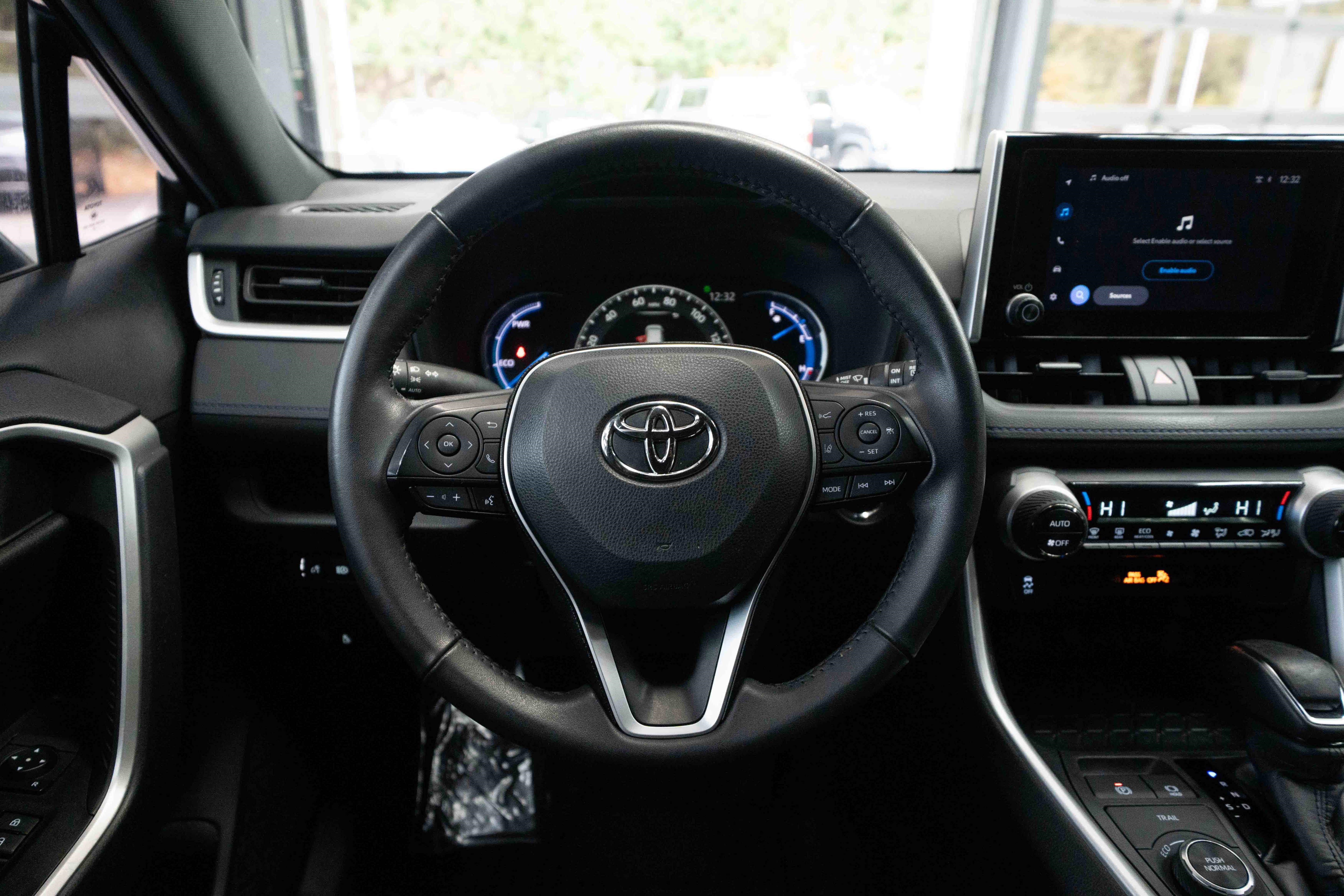 Used 2023 Toyota RAV4 SE image 21