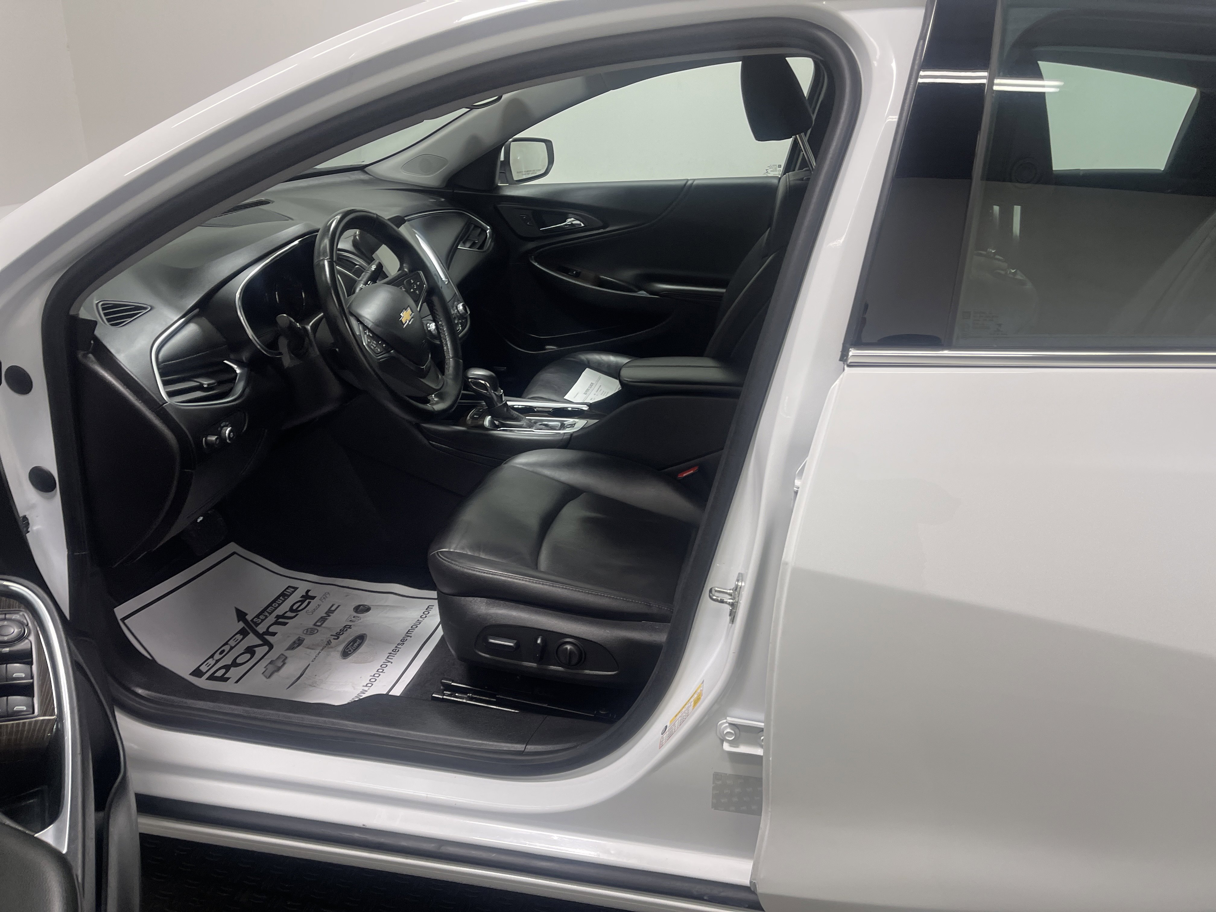 Used 2024 Chevrolet Malibu LT image 9