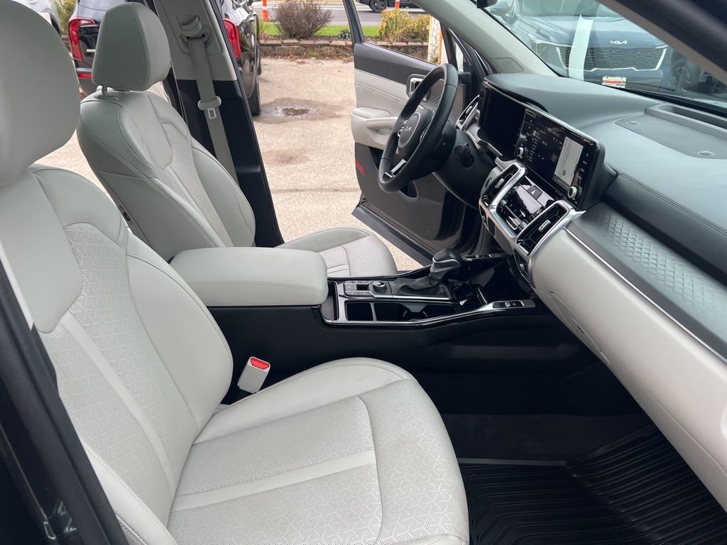 Used 2023 Kia Sorento SX image 21
