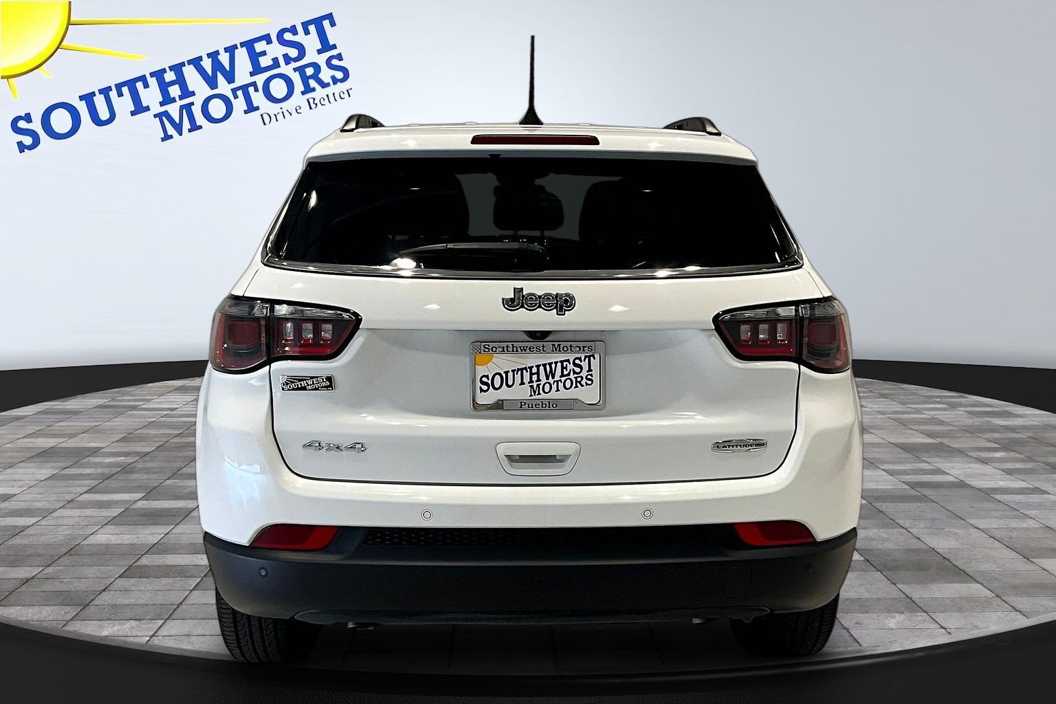 Used 2023 Jeep Compass Latitude AWD/4WD image 6