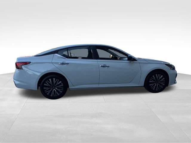 Used 2025 Nissan Altima 2.5 SV FWD image 6
