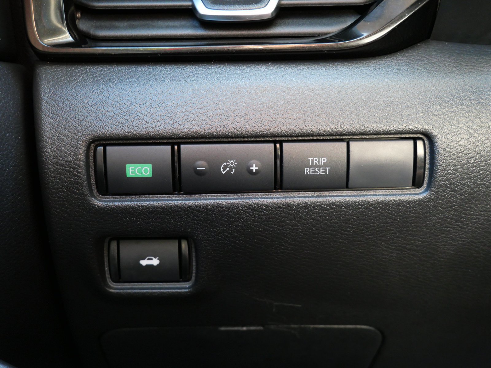 Certified 2025 Nissan Sentra SV w/ All-Weather Package FWD image 27